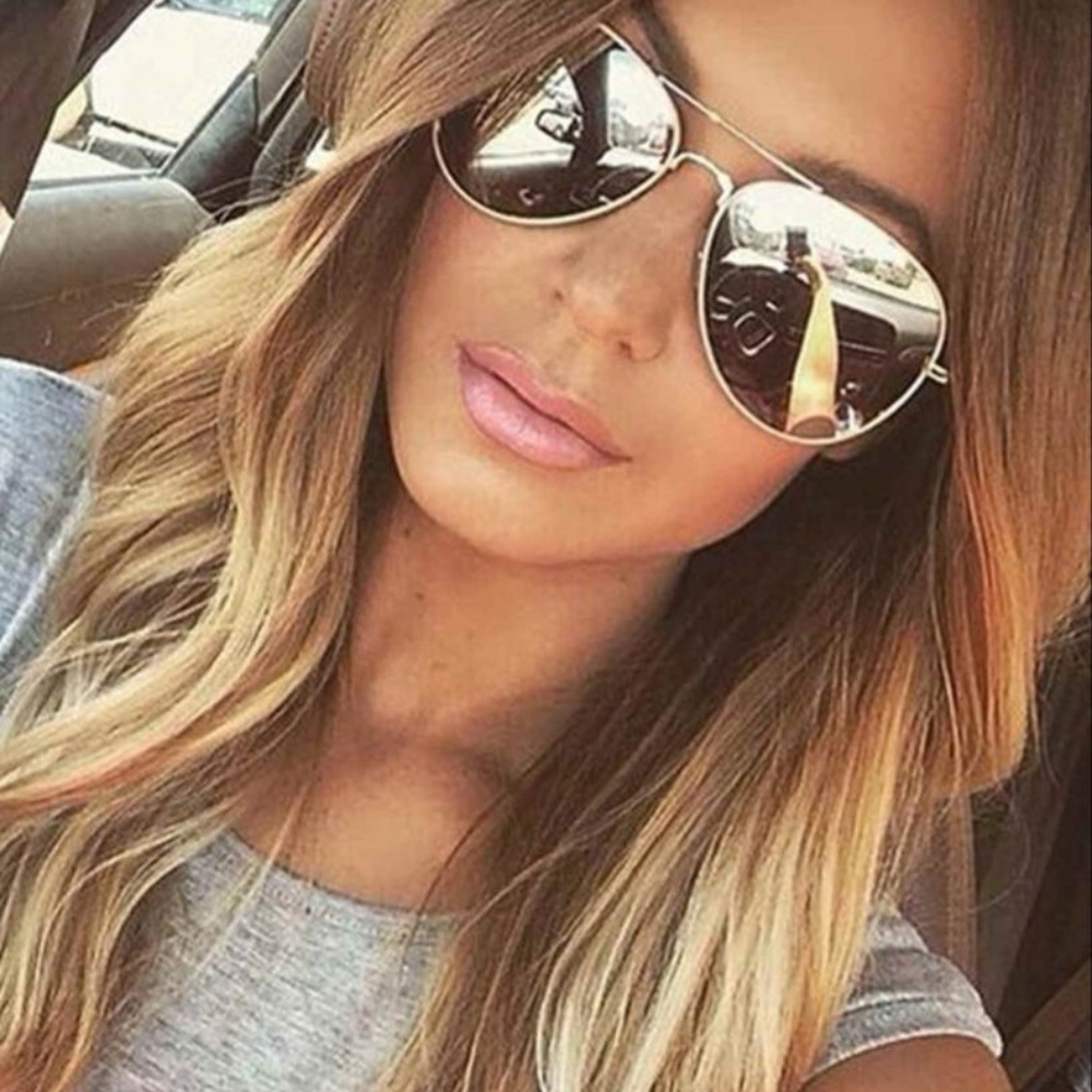 Meet your Posher, Chrissy